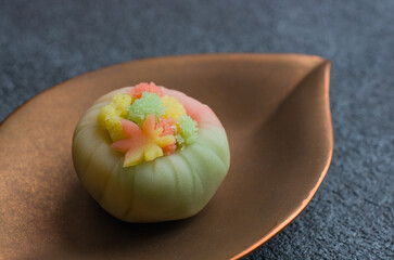 秋の和菓子　紅葉山　練り切り