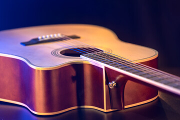 Obraz premium Close up of guitar and strings with shallow depth of field, soft focus.