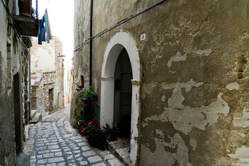 Obraz premium Il nucleo storico medievale del villaggio di Pomarico, Matera, Basilicata, Italia