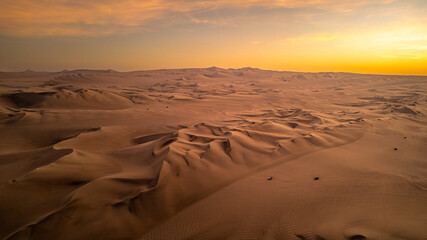 Atardecer, emociones y Tranquilidad en las Dunas del desierto de Huacachina Perú