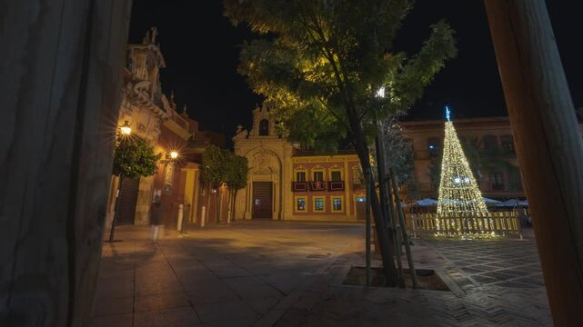 Timelapse Nocturno de la Iglesia del Gran Poder en Sevilla con Decoraci&oacute;n Navide&ntilde;a e Iluminaci&oacute;n Festiva