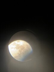 Obraz premium full moon view from telescope
