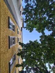 Wohnungsfassade in Berlin Schöneweide - für Themen rund ums Wohnen in Berlin, Gentrifizierung und mehr