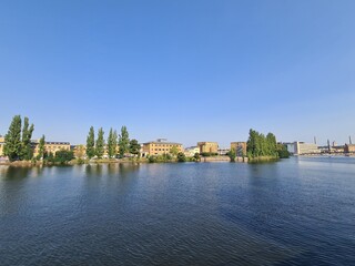 ein wunderschöner Blick auf die Spree (Fluss) in Berlin Oberschöneweide (Treptow/Köpenick)