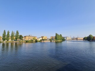 ein wunderschöner Blick auf die Spree (Fluss) in Berlin Oberschöneweide (Treptow/Köpenick)
