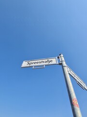 Strassenschild der Spreestra&szlig;e in Berlin Obersch&ouml;neweide (Treptow/K&ouml;penick)