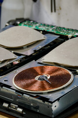 The exposed part of the induction plate.
