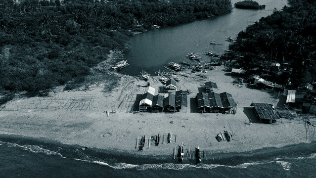 Boats and fishermen at the maragondon river cavite