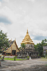 Fototapeta premium Golden Wat Chiang Man Thailand Temple