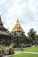 Fototapeta premium Golden Wat Chiang Man Thailand Temple