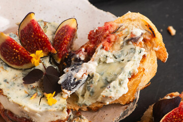 Appetizer - gorgonzola with mascarpone, figs, honey and herbs