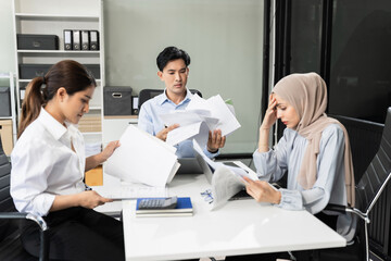 Fototapeta premium Boss is angry and blames the staff for poor work, the team leader's failure is not satisfied with the report.