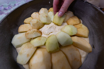 preparation of home made apple cake