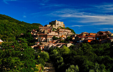 Obraz premium Brienza, Castello Caracciolo e borgo medievale, Potenza, Basilicata, Italia 