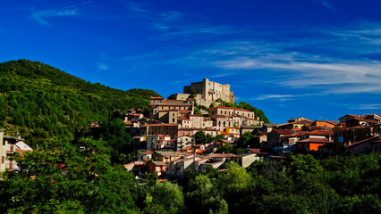 Obraz premium Brienza, Castello Caracciolo e borgo medievale, Potenza, Basilicata, Italia 