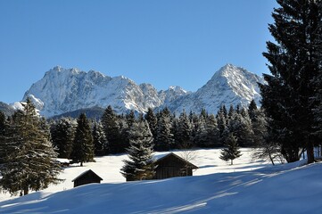 Fototapeta premium Mittenwald im Winter