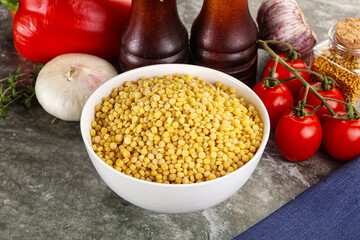 Dry ptitim heap in the bowl