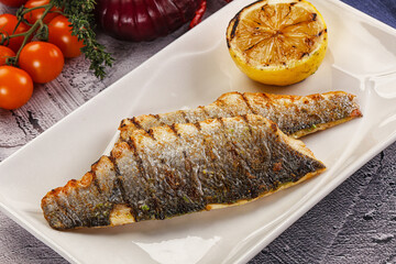 Grilled seabass fillet with lemon