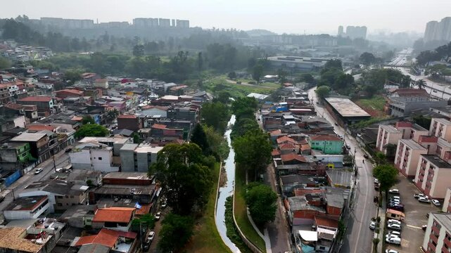 Este v&iacute;deo foi capturado por drone, revelando as paisagens vibrantes e os principais pontos da cidade de Osasco. Com tomadas a&eacute;reas de alta qualidade, mostramos uma nova perspectiva da cidade, destaca