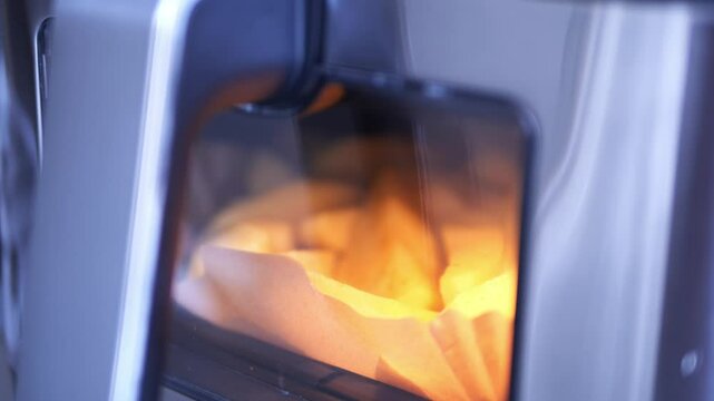 Baking potatoes in an air fryer results in a crispy, golden texture. The air fryer circulates heat to ensure the potatoes are evenly cooked, making them a tasty dish straight from the air fryer.