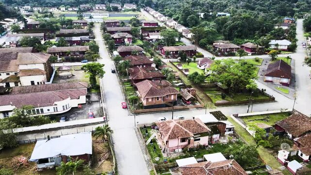 Vista a&eacute;rea da bel&iacute;ssima Vila hist&oacute;rica de Paranapiacaba - S&atilde;o Paulo - Brasil.. Aerial view of the beautiful historic village of Paranapiacaba - S&atilde;o Paulo - Brazil.