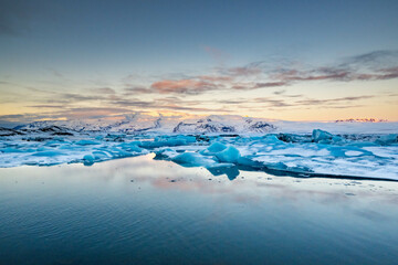 Fototapeta premium Blue Pink Bay in Iceland 