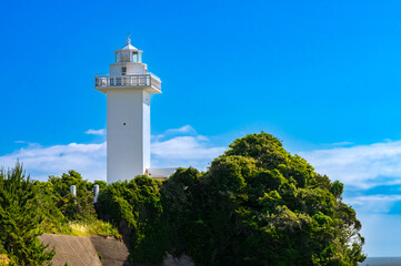 太陽輝く安乗岬園地と安乗埼灯台、伊勢志摩