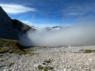 Picturesque and beautiful clouds over the Julian Alps, Strmec na Predelu (Triglav National Park, Slovenia) - Malerische und schöne Wolken über den Julischen Alpen (Triglav-Nationalpark, Slowenien)