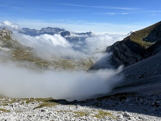 Picturesque and beautiful clouds over the Julian Alps, Strmec na Predelu (Triglav National Park, Slovenia) - Malerische und schöne Wolken über den Julischen Alpen (Triglav-Nationalpark, Slowenien)