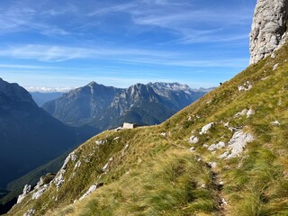 Walking and hiking trails around the Peak of Mangart and in the Julian Alps, Strmec na Predelu (Triglav National Park, Slovenia) - Spazier- und Wanderwege rund um den Mangart-Gipfel (Slowenien)