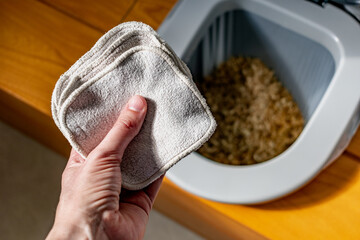 Dry toilet and washable wipe, water saving, compostable, wood chips, eco friendly gesture, durable...