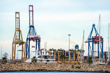 Grúas puerto de Valencia