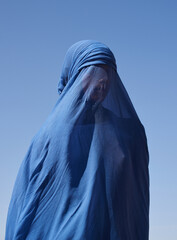 woman in the desert, fashion shooting in Morocco