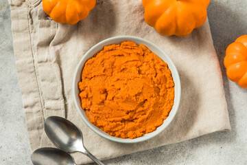 Organic Raw Orange Canned Pumpkin Puree