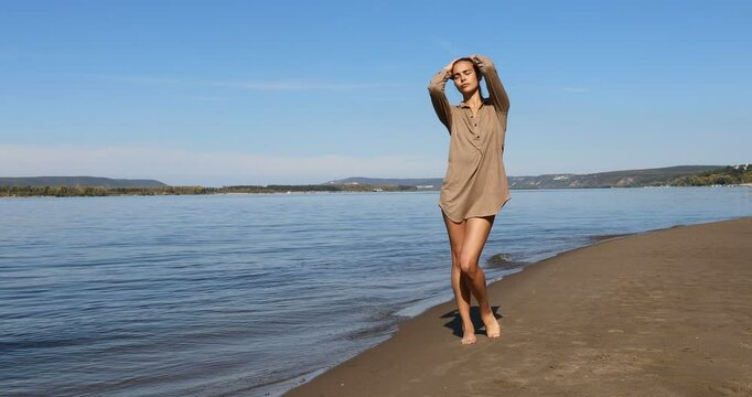 Photo posing - young beautiful girl shows how to pose correctly