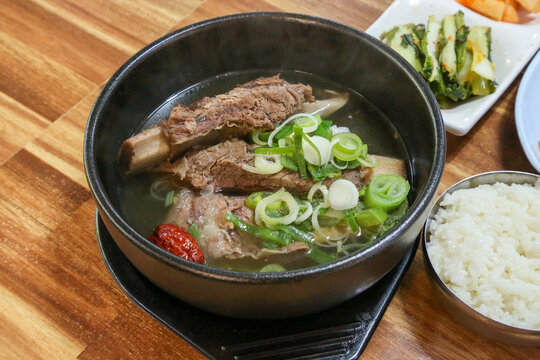 korean food. Short Rib Soup. galbitang