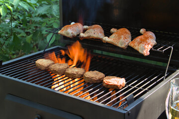 Barbecue Grill, Hähnchenschenkel