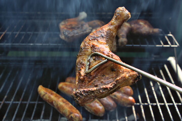 Barbecue Grill, Hähnchenschenkel