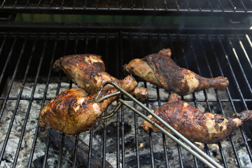 Barbecue Grill, Hähnchenschenkel
