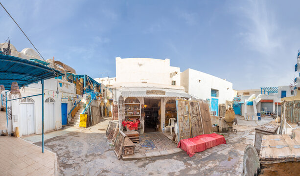 the old covered suq in Hawna as Suq offers any king of goods to the local people as well to touristsoffers any king of goods to the local people as well to tourists