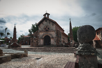church of st john the baptist Altos de Chav&oacute;n 