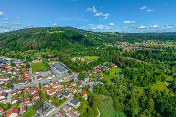 Obraz premium Peißenberg im oberbayerischen Pfaffenwinkel von oben