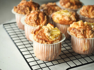 pineapple crumble muffins
