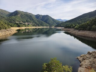Le lac artificiel de Tolla
