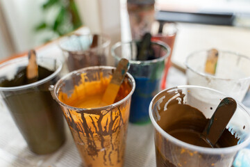 Kunst mit Acrylfarbe Schütten