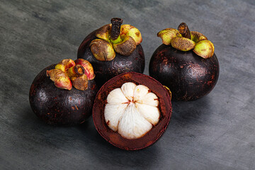 Fototapeta premium Sweet ripe juicy tropical Mangosteen