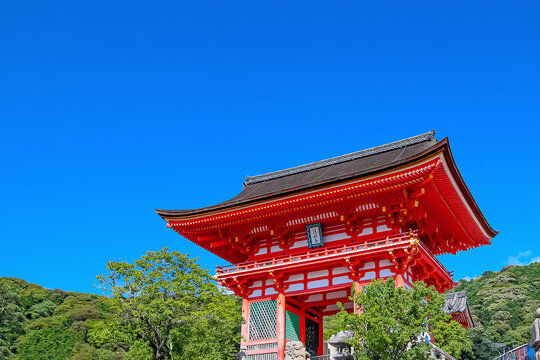 Niomon(Deva Gate) of Kiyomizu-dera Buddhist Temple. Located in HIgashiyama Ward, Kyoto, Japan
