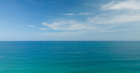 Obraz premium blue sea and blue sky