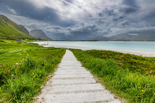 path to the sea