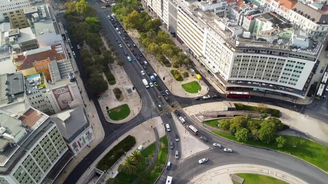 Marqu&ecirc;s de Pombal, Lisboa, drone, vista a&eacute;rea, tr&acirc;nsito, pr&eacute;dios, Parque Eduardo VII, Lisboa urbana, Portugal, capital, tr&aacute;fego, centro de Lisboa, paisagem urbana, arquitetura, parque, turismo, edif&iacute;c